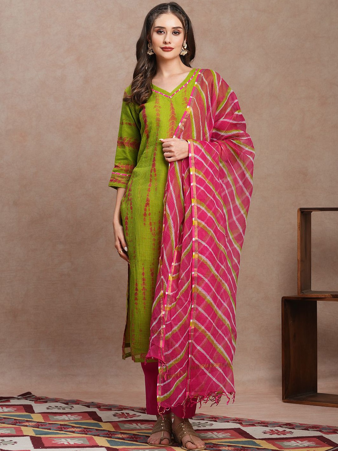 

FASHOR Dyed Straight Kurta with Trousers & Dupatta, Green