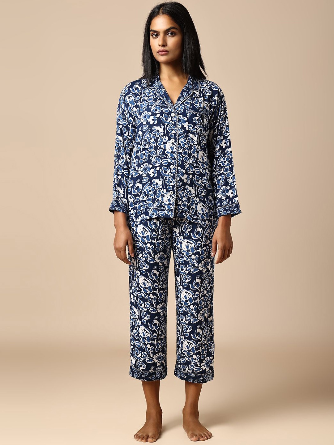 

Chemistry Women Floral Printed Night suit, Navy blue