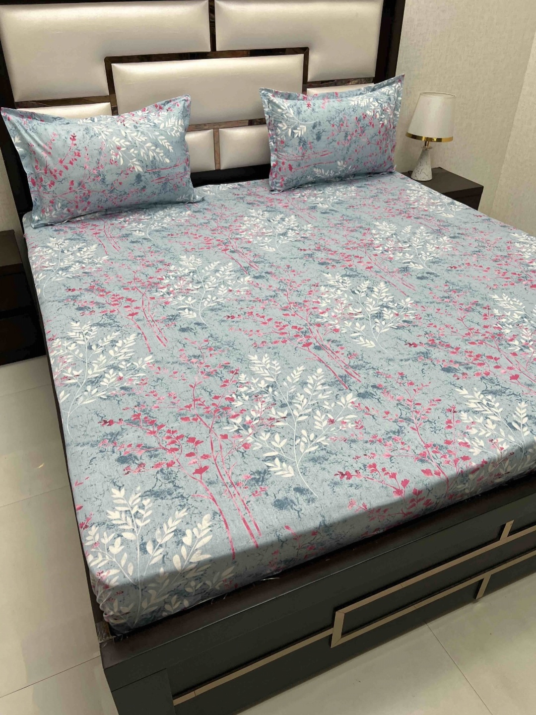 

Pure Decor Velar Blue Floral Pure Cotton 250 TC Super King Bedsheet Set-2.73 m x 3.06 m