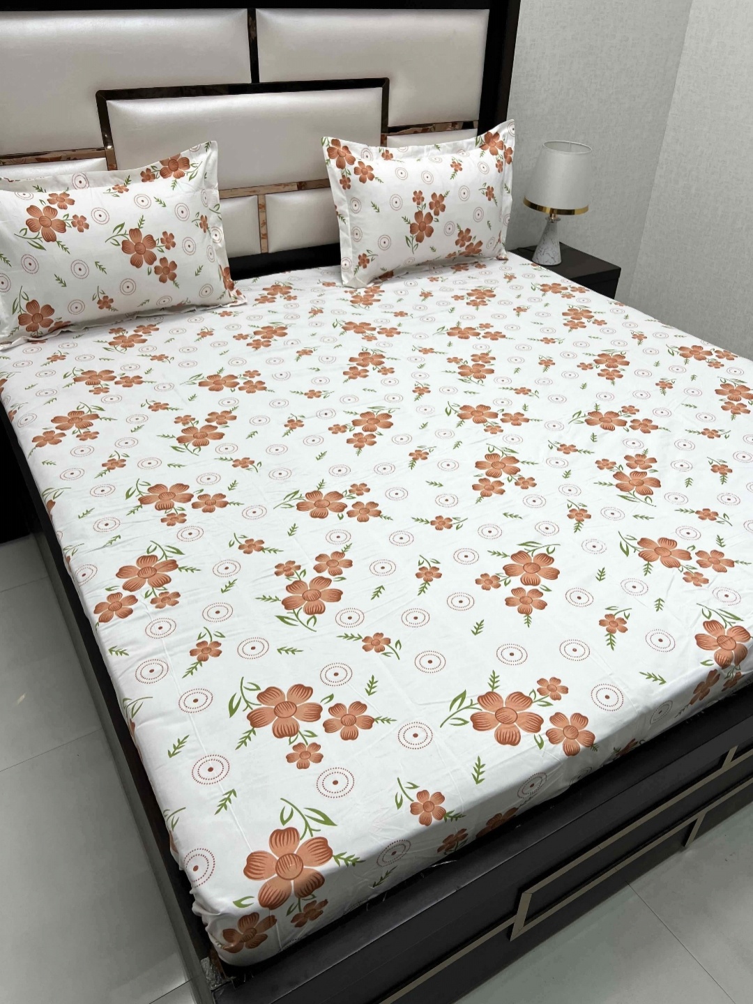 

Pure Decor Queen Size Double Bedsheet With 2 Pillow Covers 2.28m X 2.54m, Orange