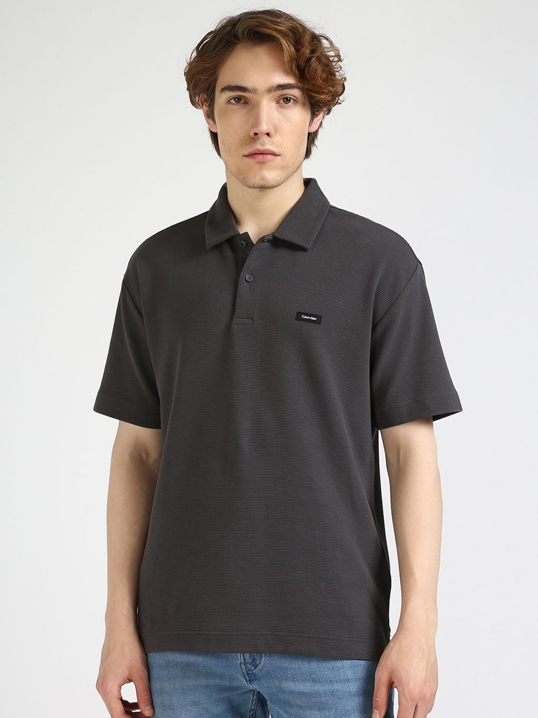 

Calvin Klein Jeans Men Polo Collar Applique T-shirt, Grey