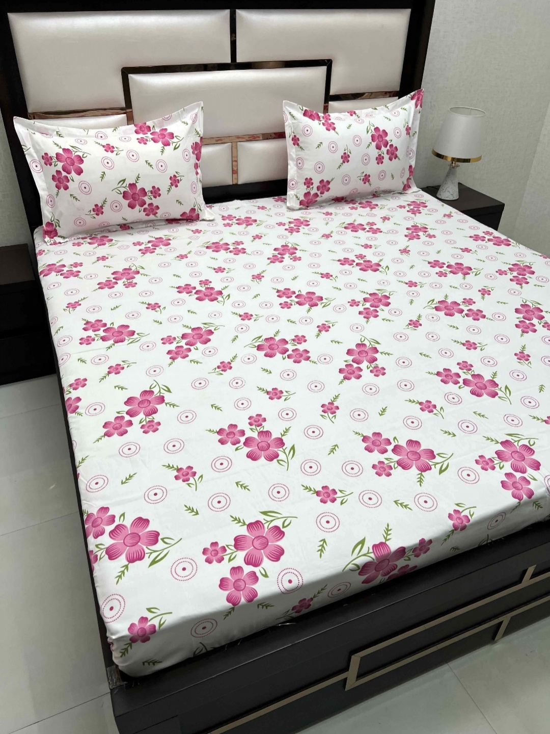

Pure Decor Queen Size Double Bedsheet With 2 Pillow Covers 2.28m X 2.54m, Pink
