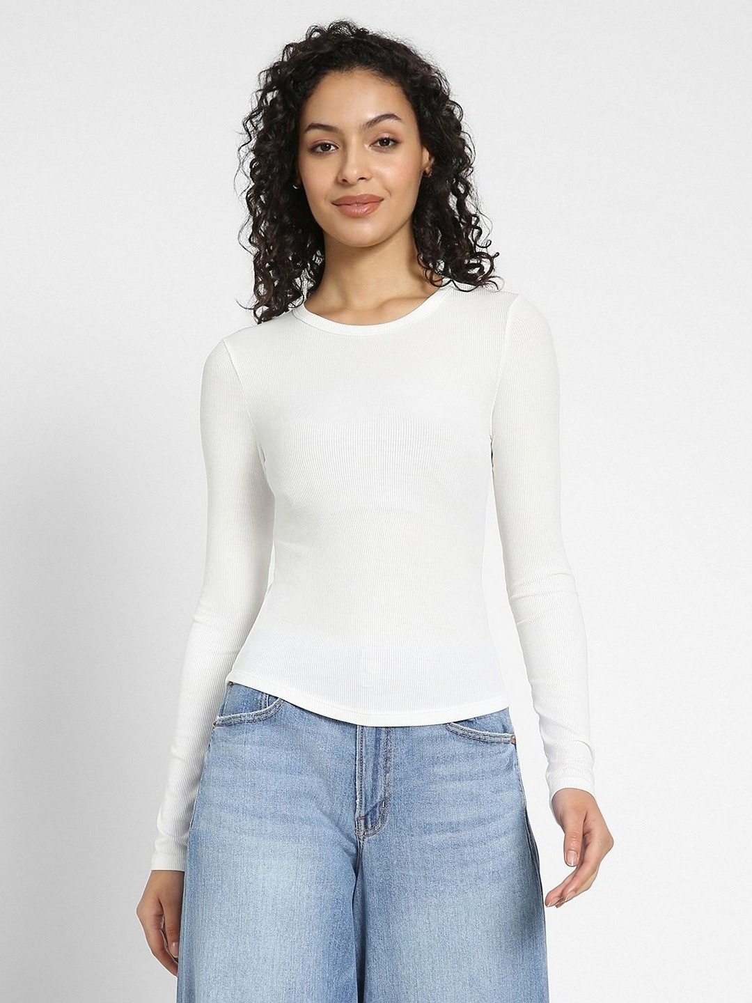 

AMERICAN EAGLE OUTFITTERS Women Solid Round Neck T-shirt, White