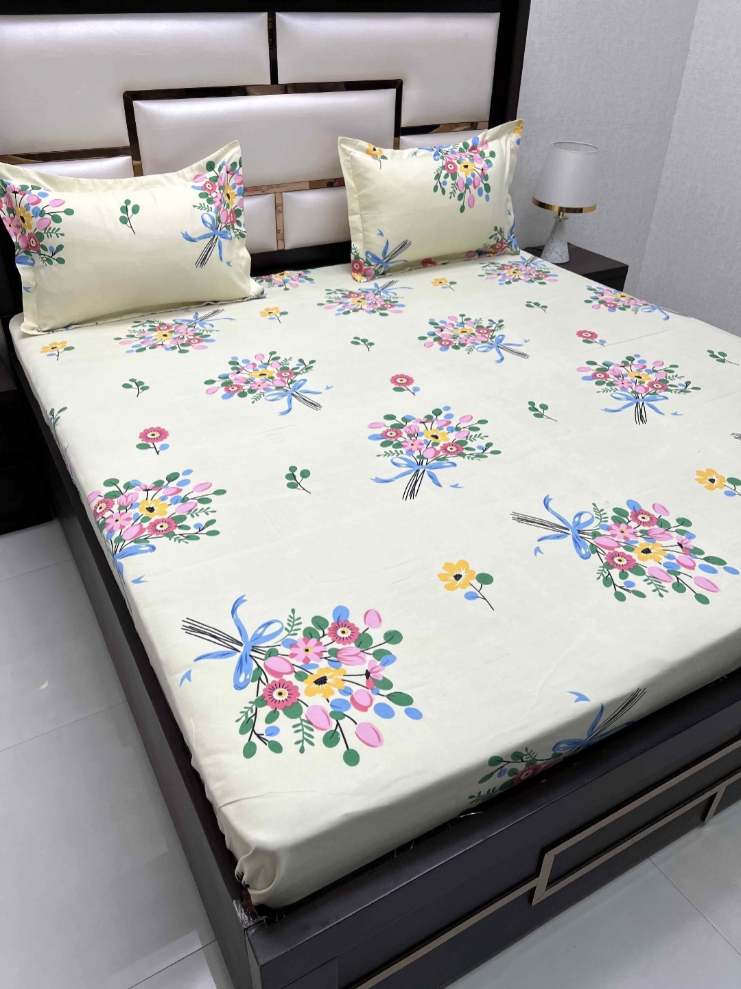 

Pure Decor Queen Size Double Bed Bedsheet With 2 Pillow Covers 2.28 m X 2.54 m, Yellow