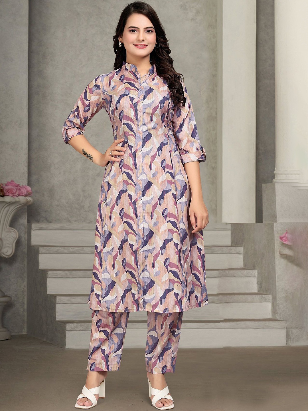 

JULEE Printed Mandarin Collar A-Line Kurta With Trousers, Peach