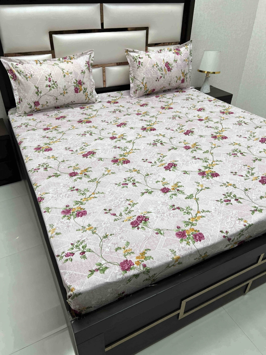 

Pure Decor Purple & Green Floral Pure Cotton 300 TC King Bedsheet Set 2.73 m x 3.04 m
