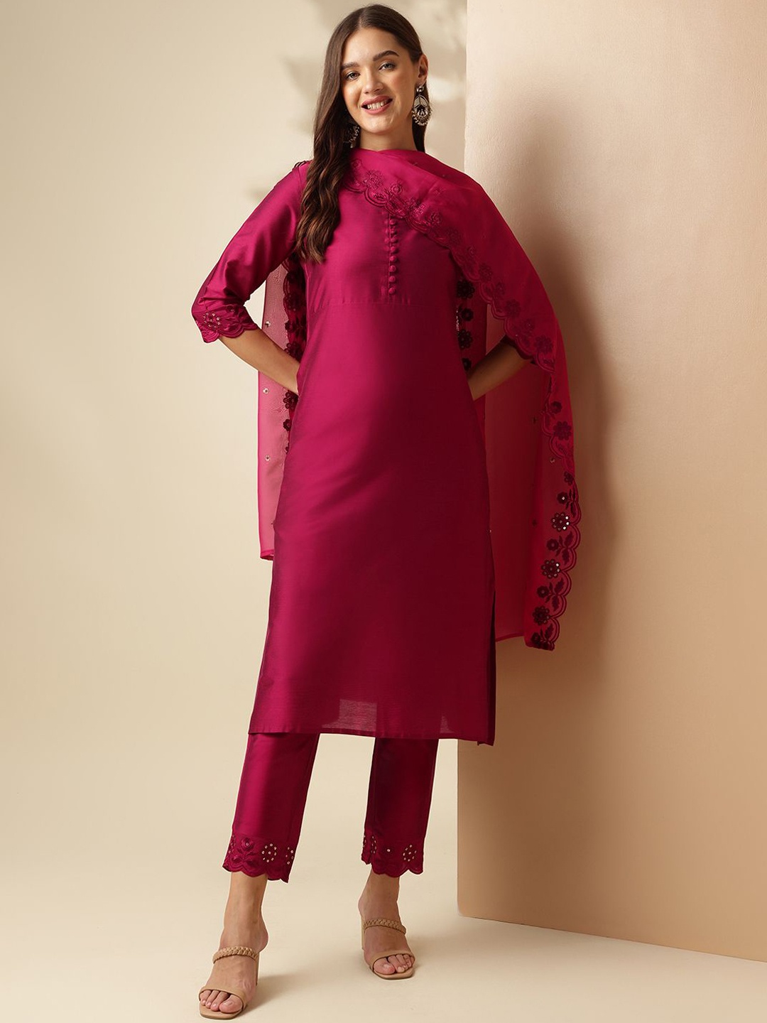 

Anouk Magenta Floral Embroided Round Neck Straight Kurta With Trousers & Dupatta