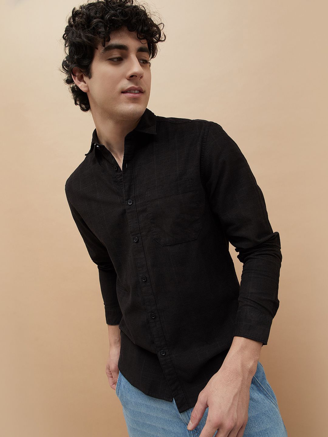 

Bossini Men Spread Collar Solid Cotton Casual Shirt, Black