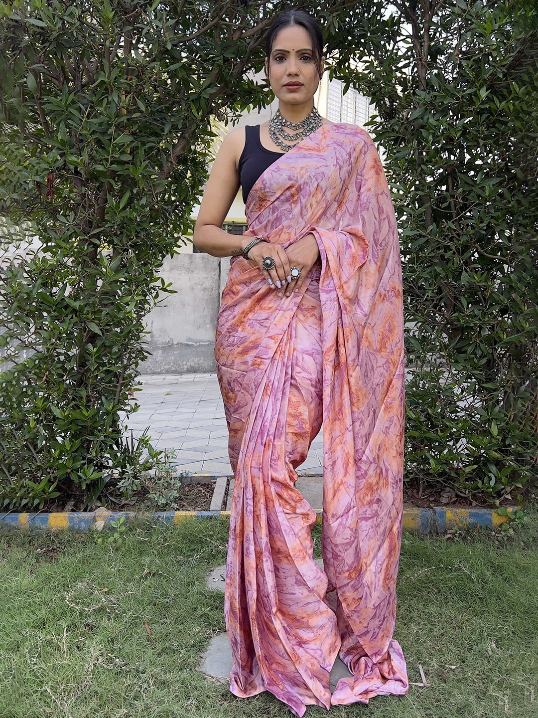 

V3 FASHION STUDIO Abstract Printed Satin Ready to Wear Jamdani Sarees With Blouse Piece, Pink