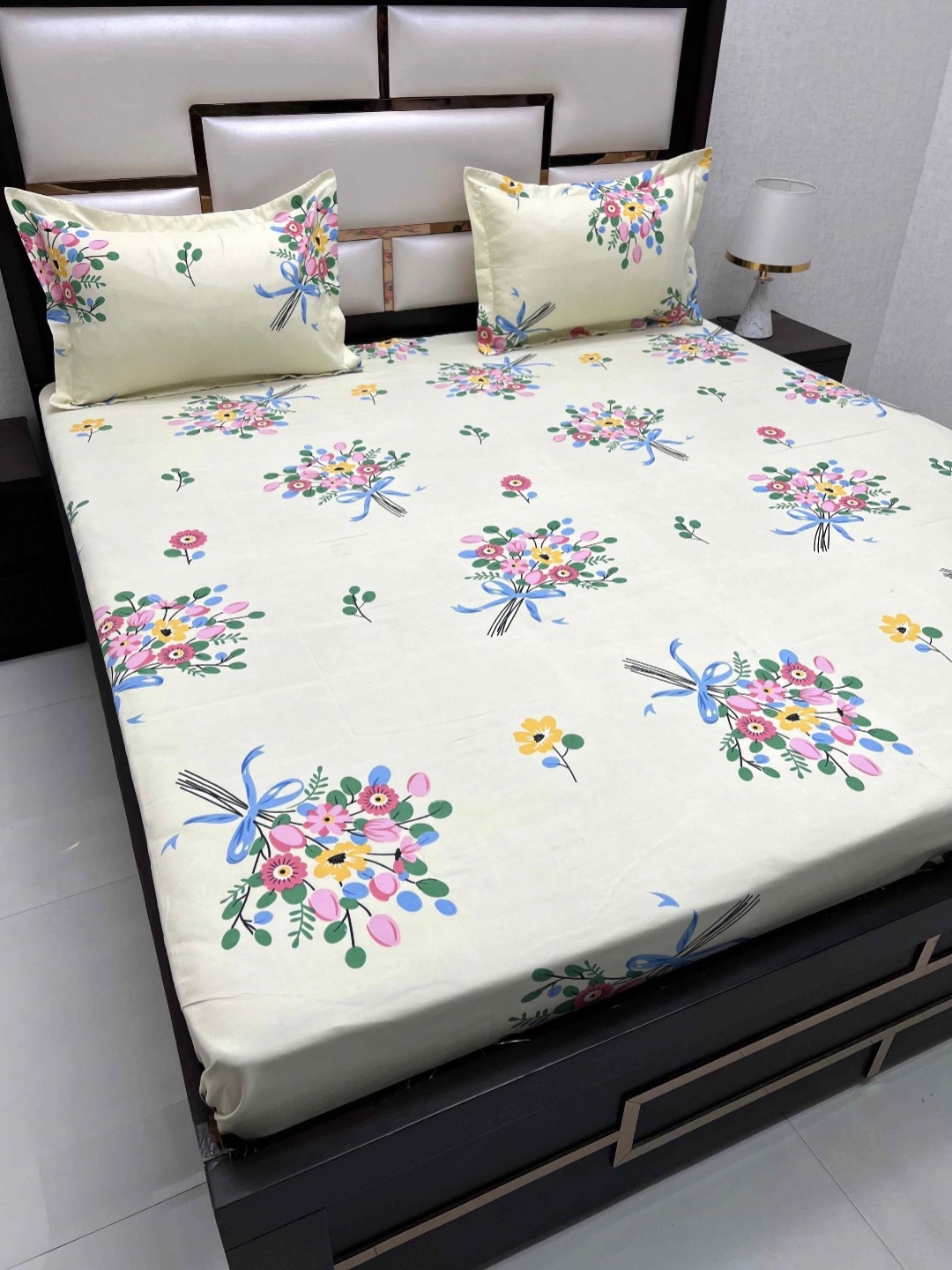 

Pure Decor Queen Size Double Bed Bedsheet With 2 Pillow Covers 2.28 m X 2.54 m, Yellow
