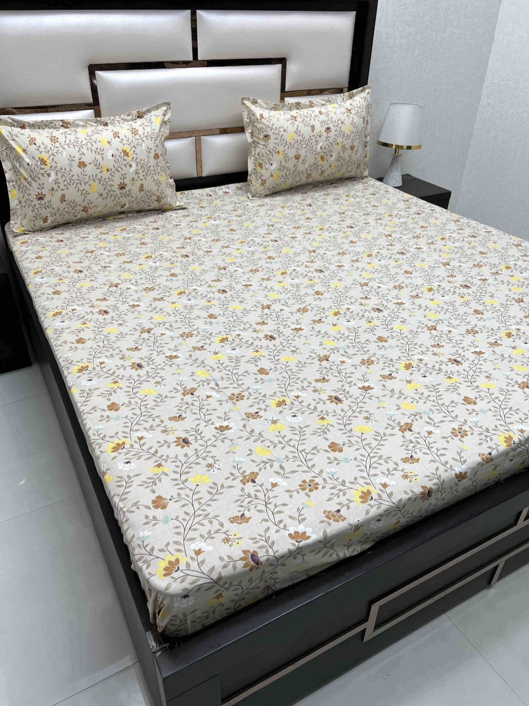 

Pure Decor Velar Brown Floral Pure Cotton 300 TC Super King Bedsheet Set-2.73 m x 3.04 m