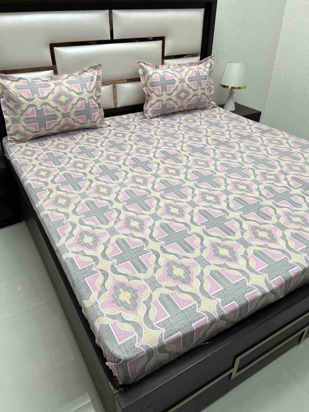 

Pure Decor Velar Brown Ethnic Printed Pure Cotton 330 TC King Bedsheet Set 3.05 x 2.73 m, Pink