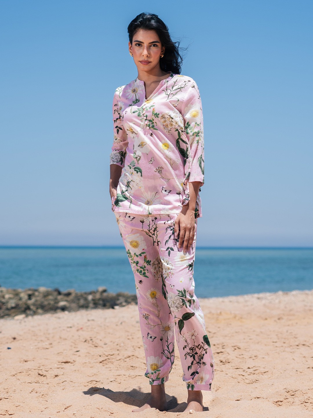 

SANSKRUTIHOMES Women Floral Printed Night suit, Pink