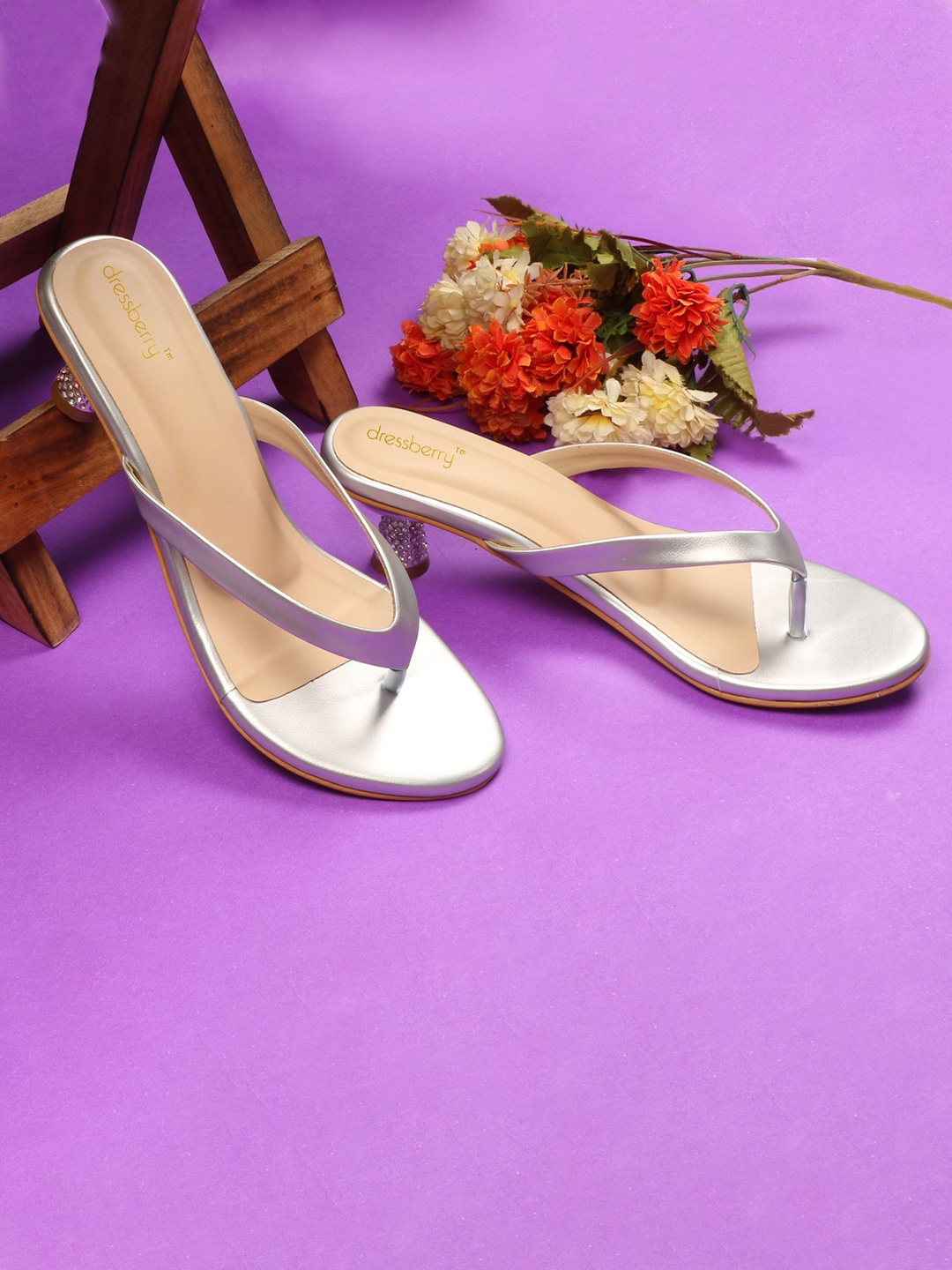 

DressBerry Women Embellished PU Party Kitten Sandals, Silver