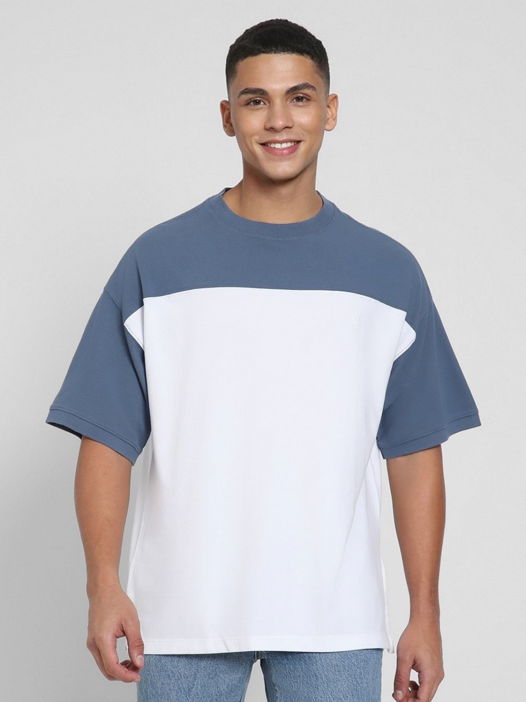 

AMERICAN EAGLE OUTFITTERS Men Colourblocked Round Neck Cotton Oversized T-shirt, Blue