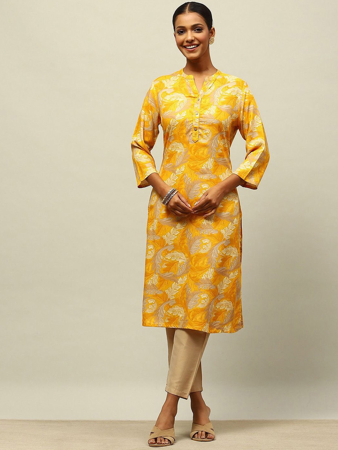 

Rangriti Ethnic Motifs Printed Mandarin Collar Three Quarter Sleeves Straight Kurta, Yellow