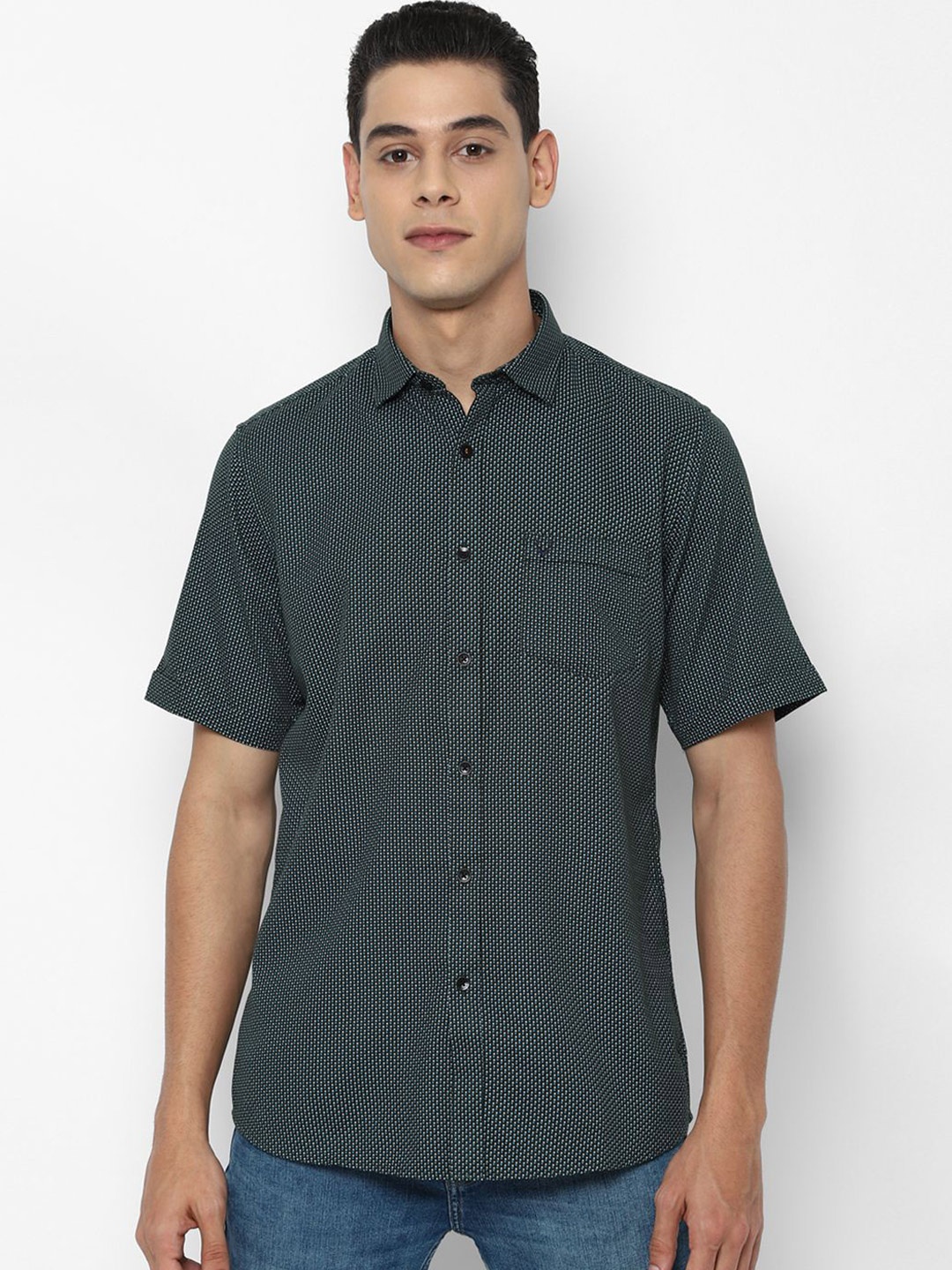 

Allen Solly Men Spread Collar Geometric Printed Cotton Slim Fit Casual Shirt, Green