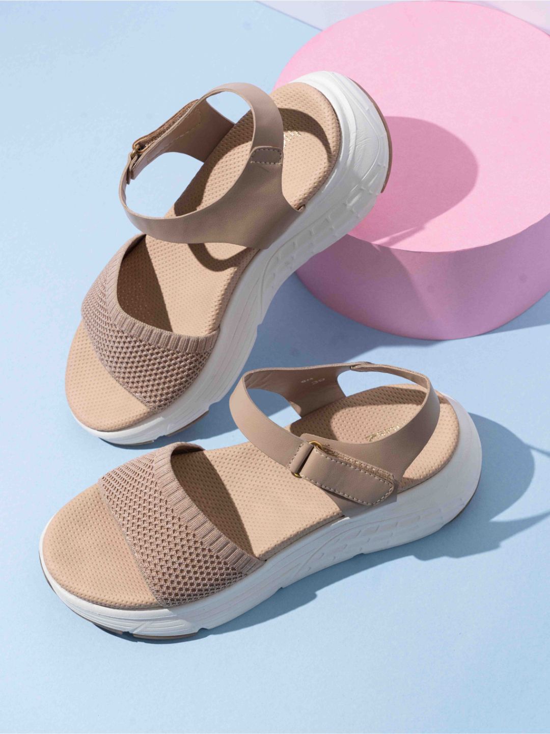 

Inc 5 Women Casual Solid Round Toe Flat Sandals, Beige