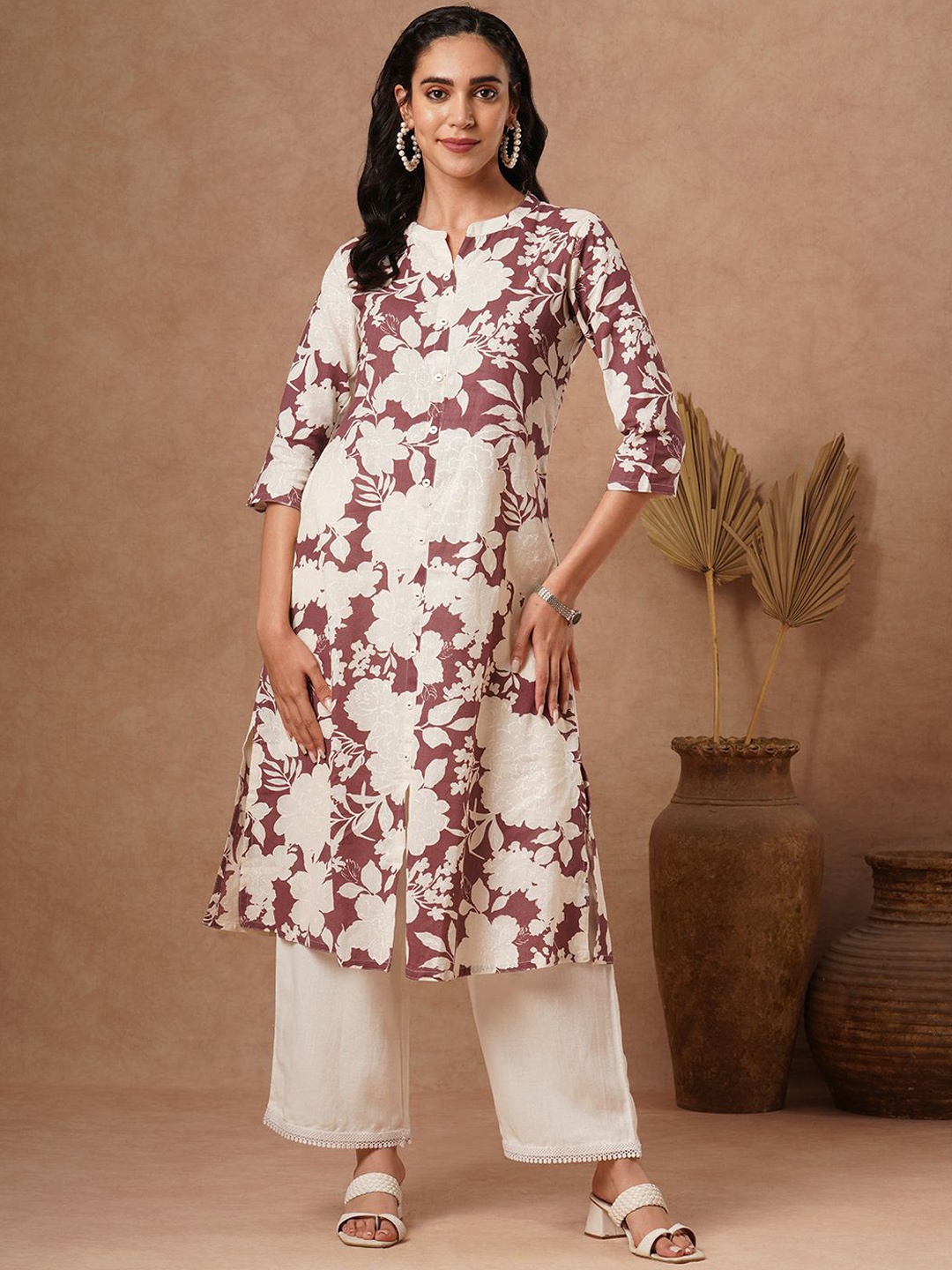 

FASHOR Floral Printed Mandarin Collar Straight Cotton Kurta, Cream
