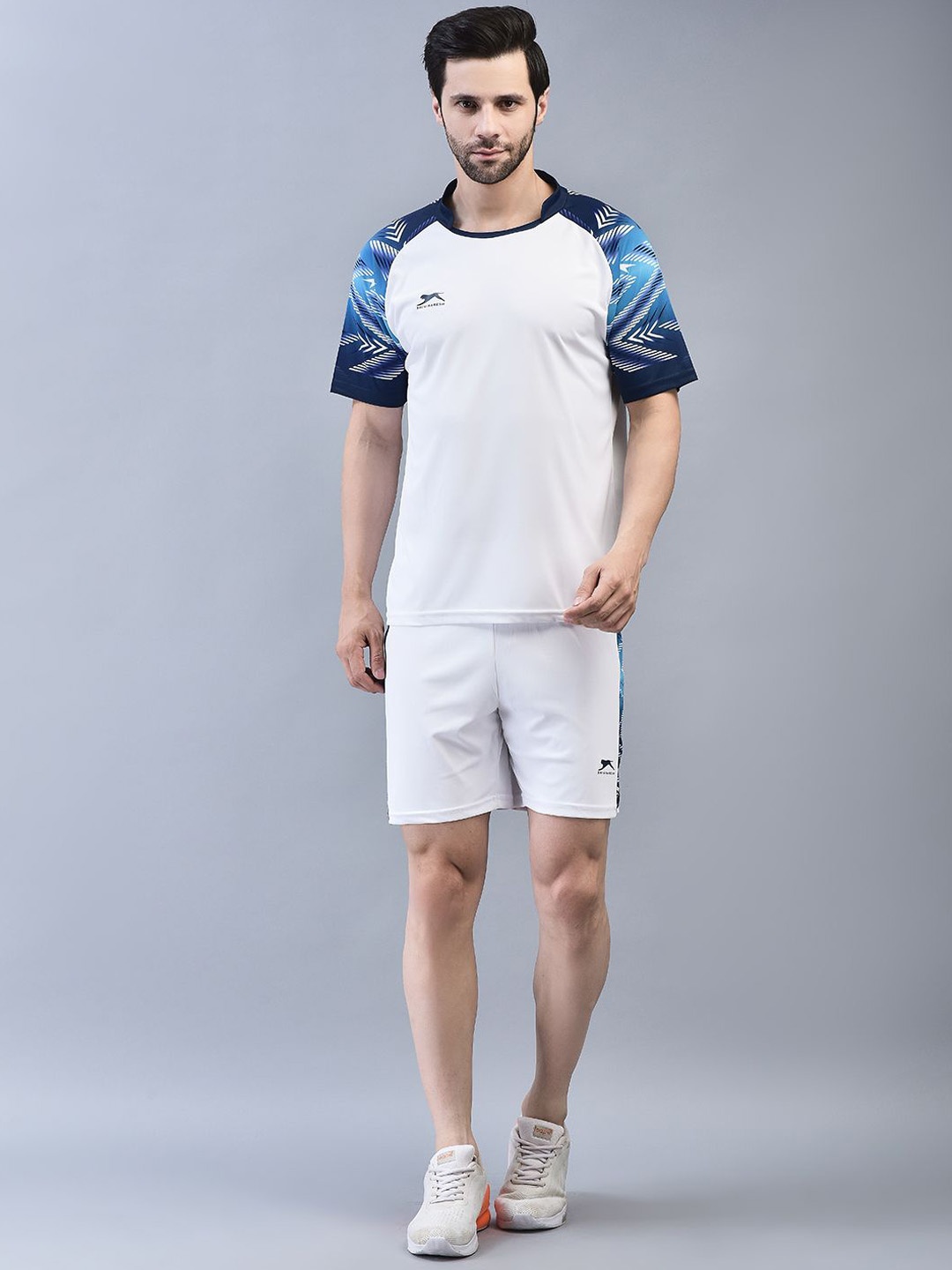 

Shiv Naresh Football T-Shirt & Short Set, White