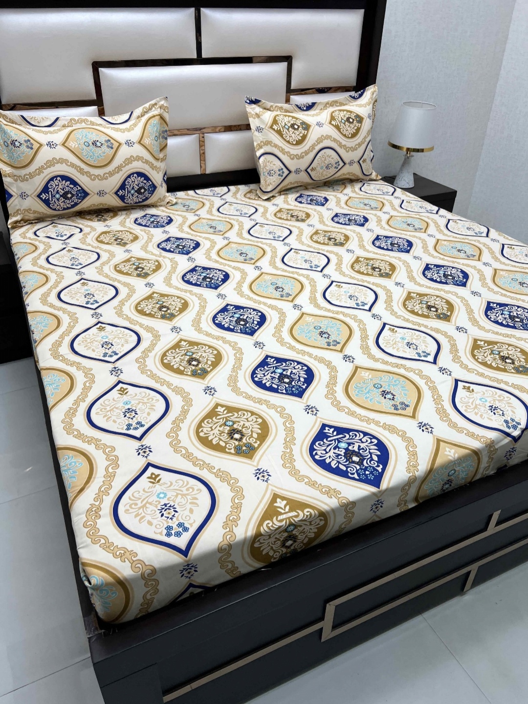 

Pure Decor Queen Size Double Bedsheet With 2 Pillow Covers 2.28m X 2.54m, Brown