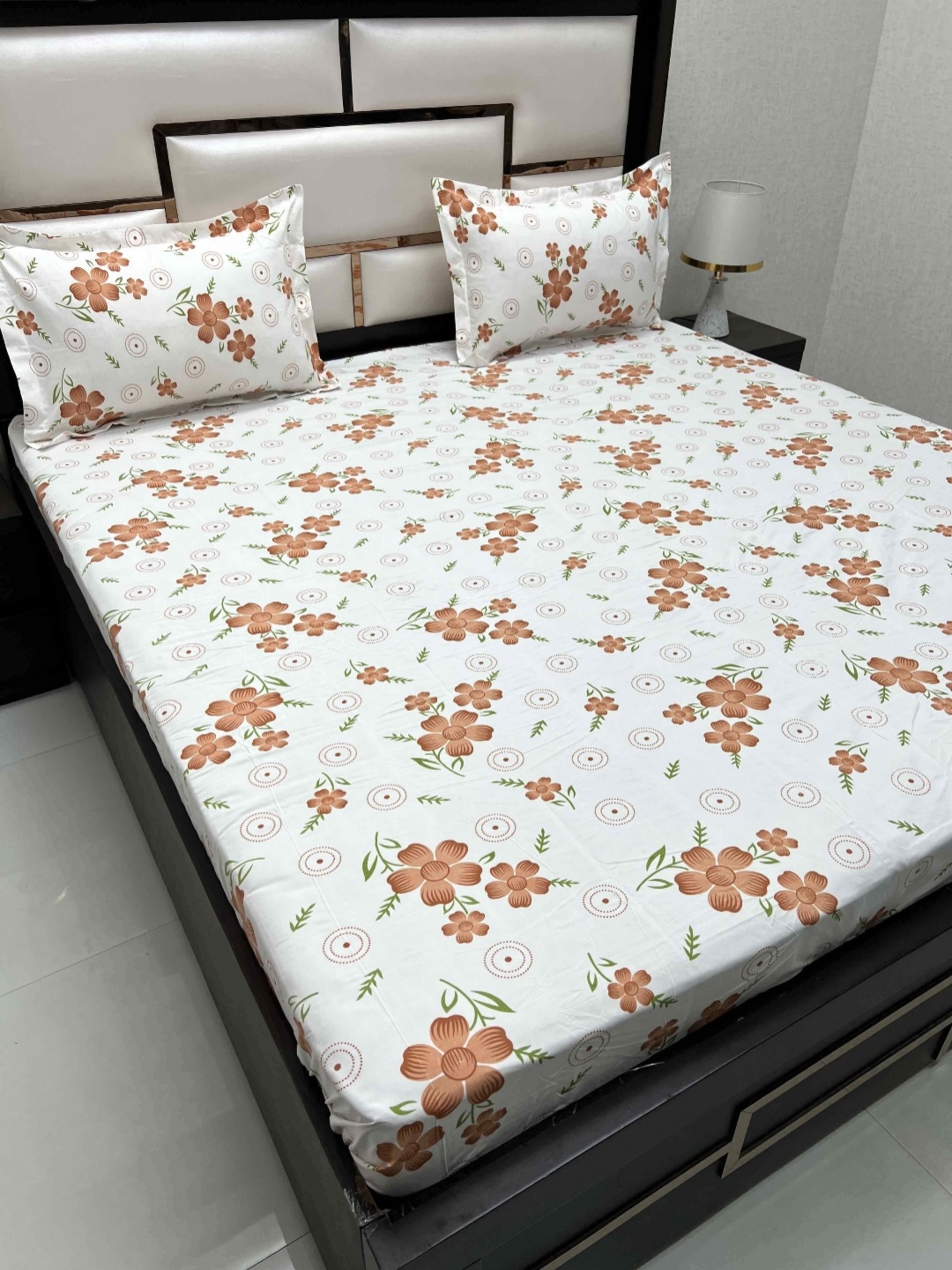 

Pure Decor Queen Size Double Bedsheet With 2 Pillow Covers 2.28m X 2.54m, Orange