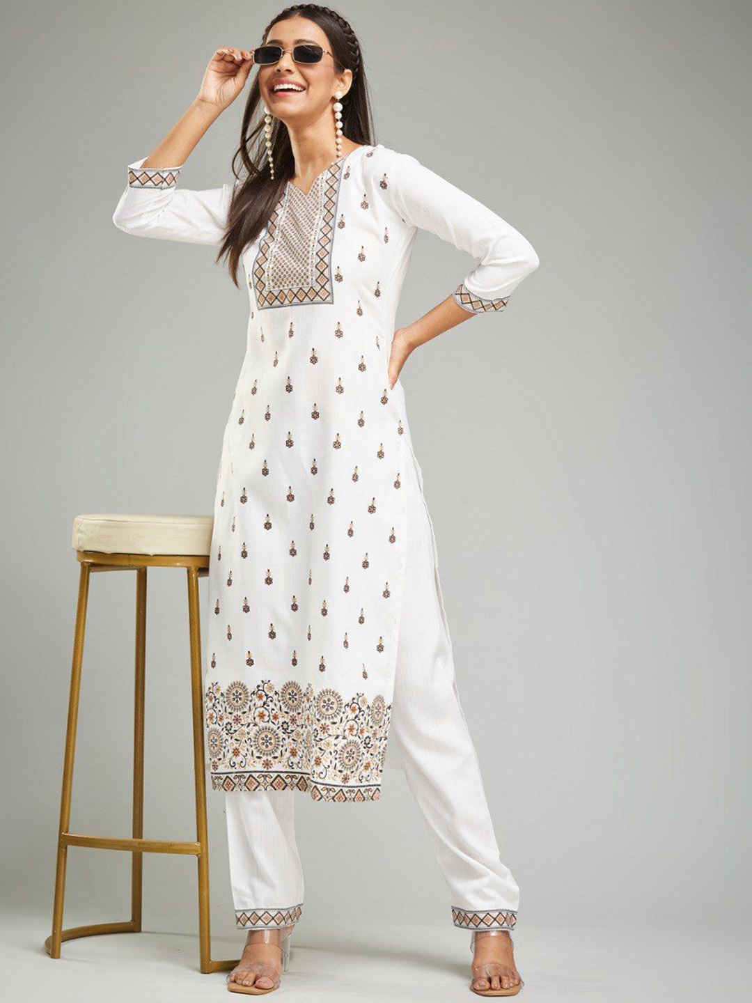 

JULEE Ethnic Motifs Printed Kurta With Trousers, White