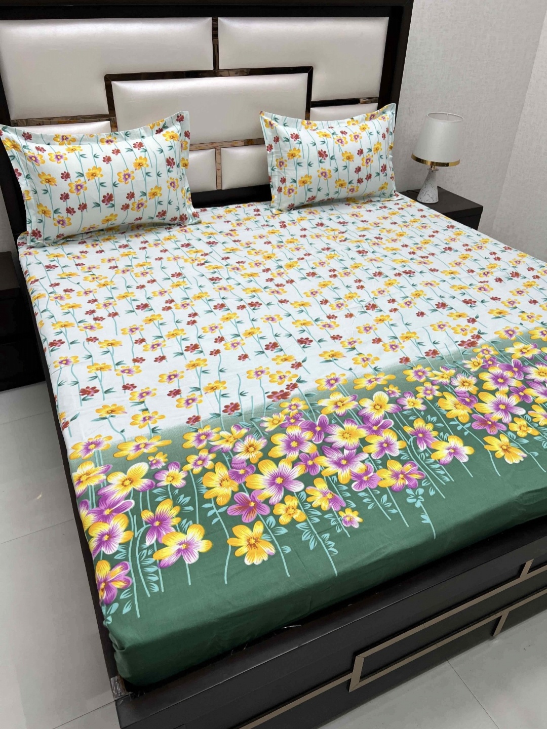 

Pure Decor Queen Size Double Bedsheet With 2 Pillow Covers 2.28m X 2.54m, White