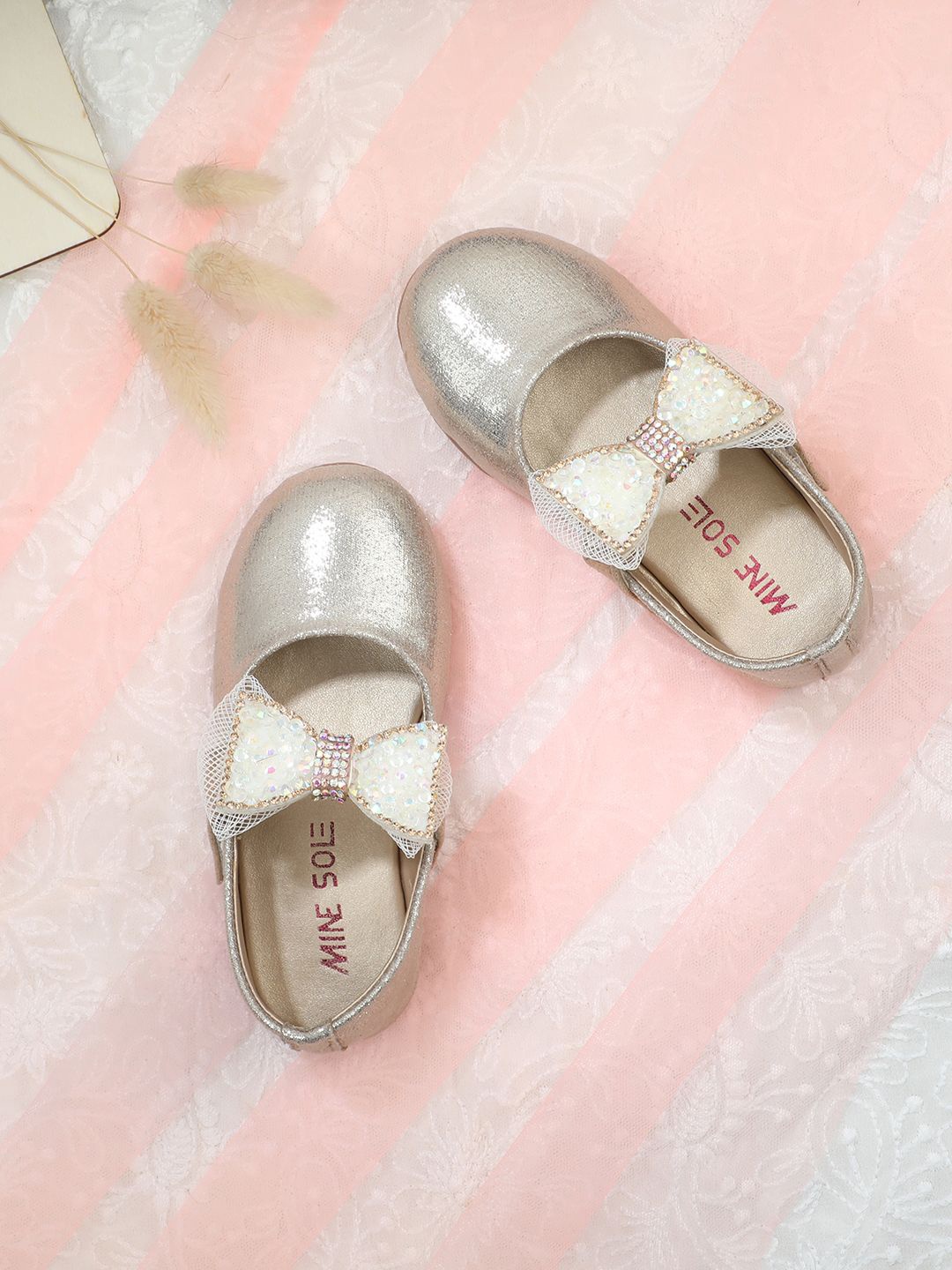 

Minesole Girls Flatforms, Gold