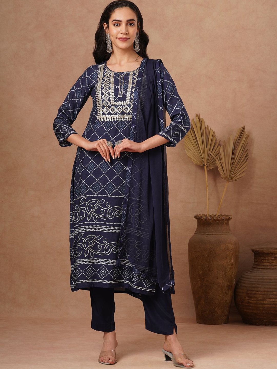 

FASHOR Bandhani Printed Straight Sequinned Kurta with Trousers & Dupatta, Navy blue
