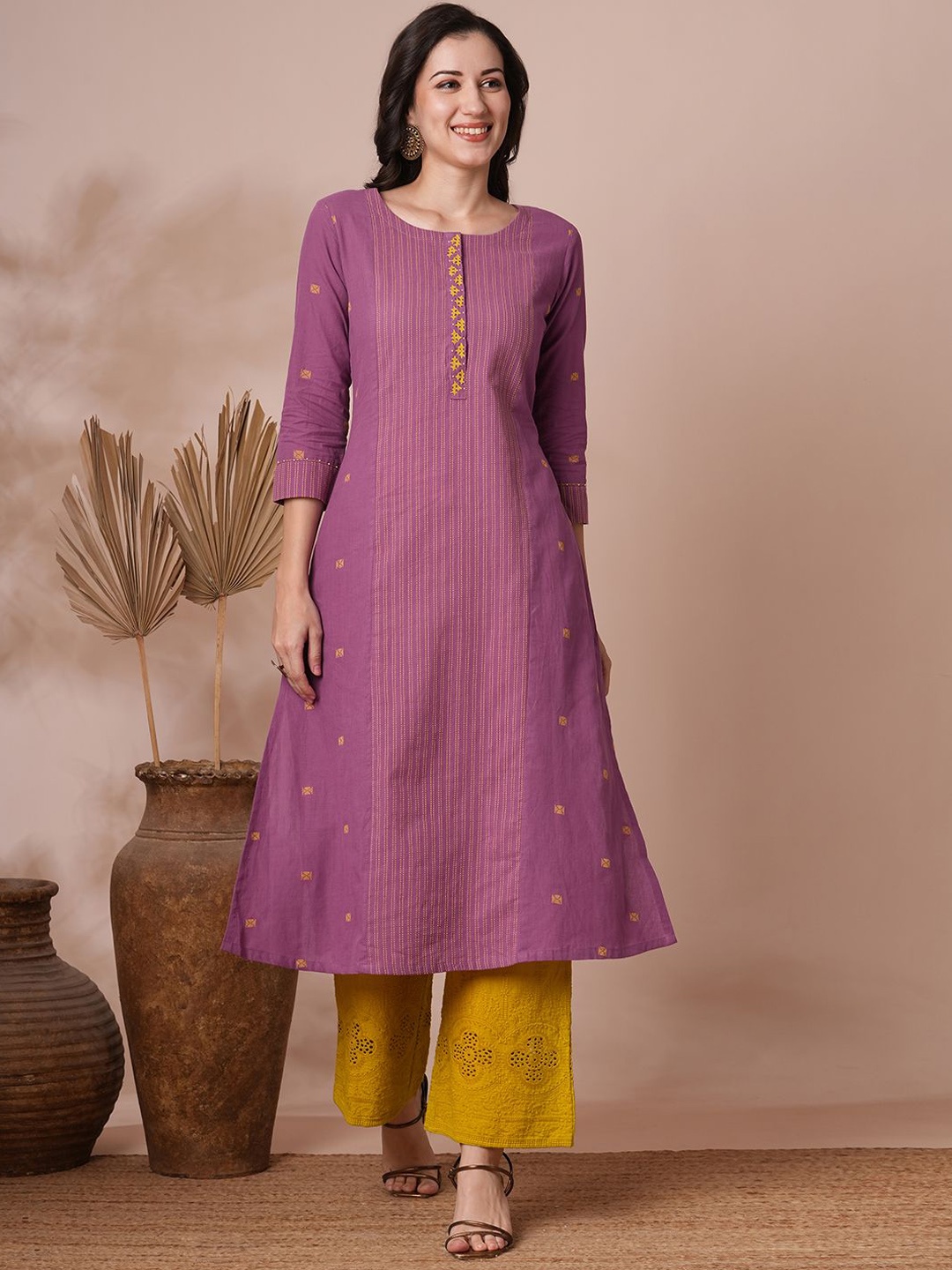 

KAMI KUBI Geometric Woven Design Thread Work Dobby Weave Pure Cotton A-Line Kurta, Purple