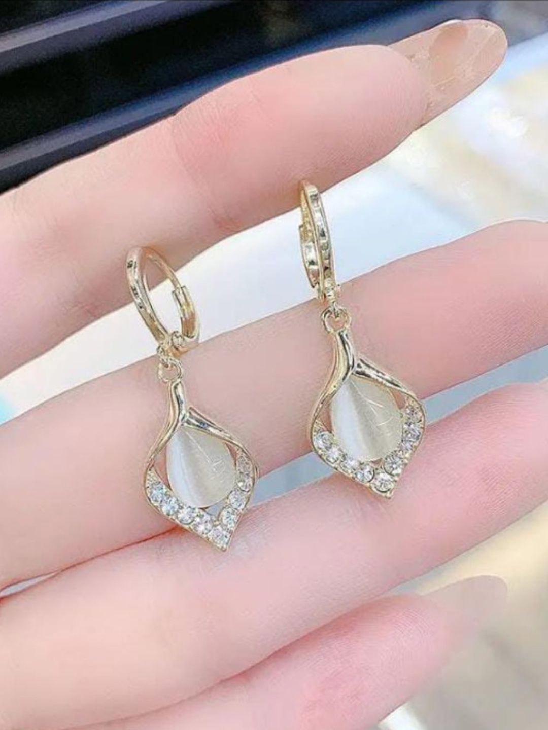 

CareDone Earrings, Gold