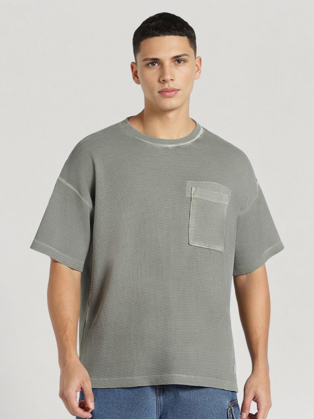 

AMERICAN EAGLE OUTFITTERS Men Solid Round Neck Oversized T-shirt, Olive