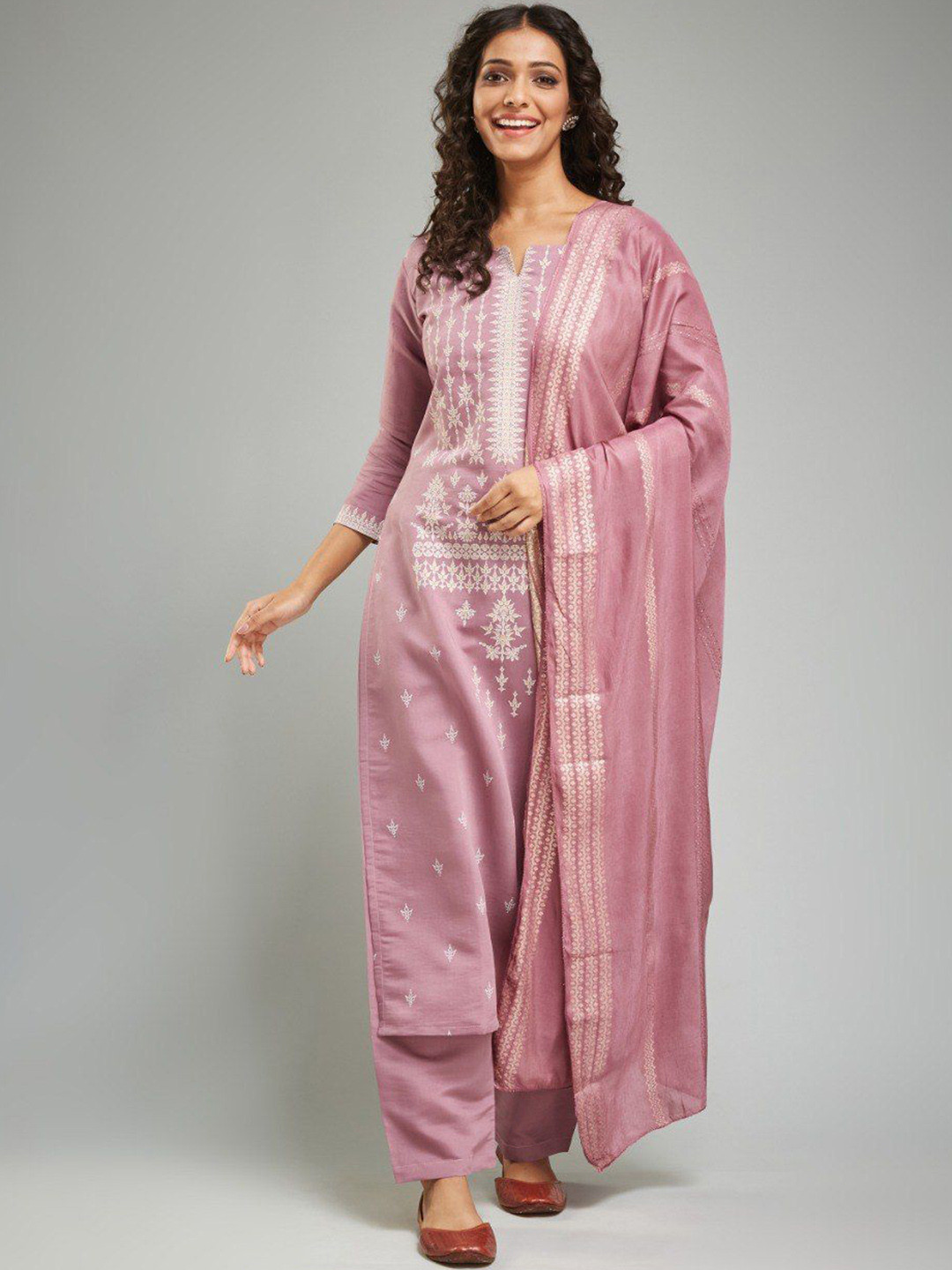 

Aika Floral Printed Notch Neck Chanderi Silk Straight Kurta With Trousers & Dupatta, Pink