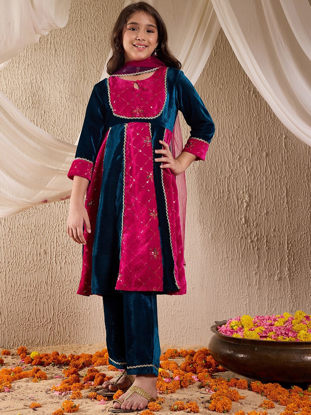 

pspeaches Girls Colourblocked Sequinned Panelled Velvet Kurta with Trousers & Dupatta, Teal