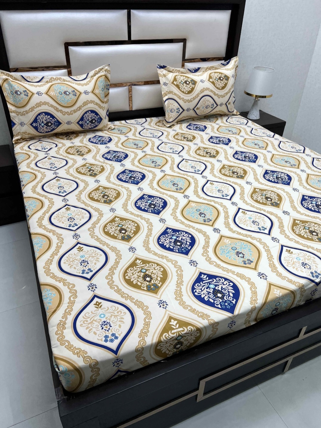 

Pure Decor Queen Size Double Bedsheet With 2 Pillow Covers 2.28m X 2.54m, Brown