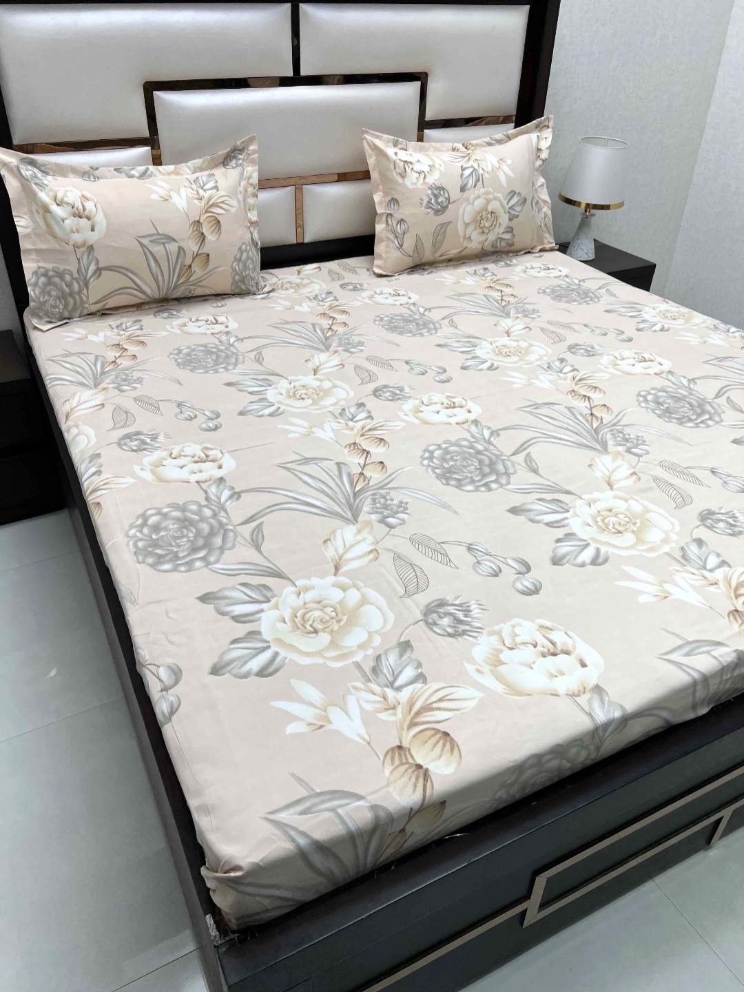 

Pure Decor Queen Size Double Bedsheet With 2 Pillow Covers 2.28m X 2.54m, Peach