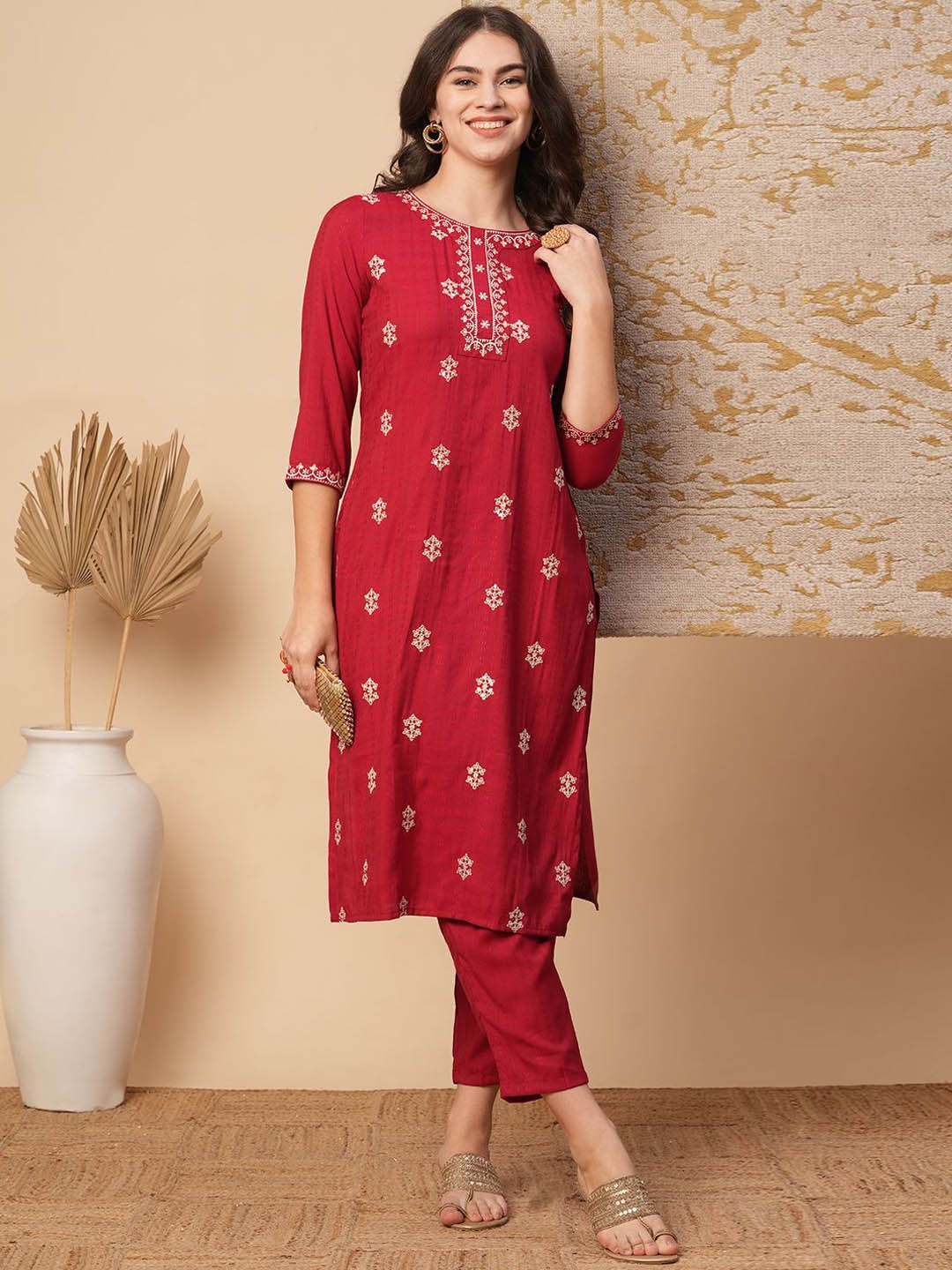 

FASHOR Embroidered Round Neck Tunic with Trouser, Maroon