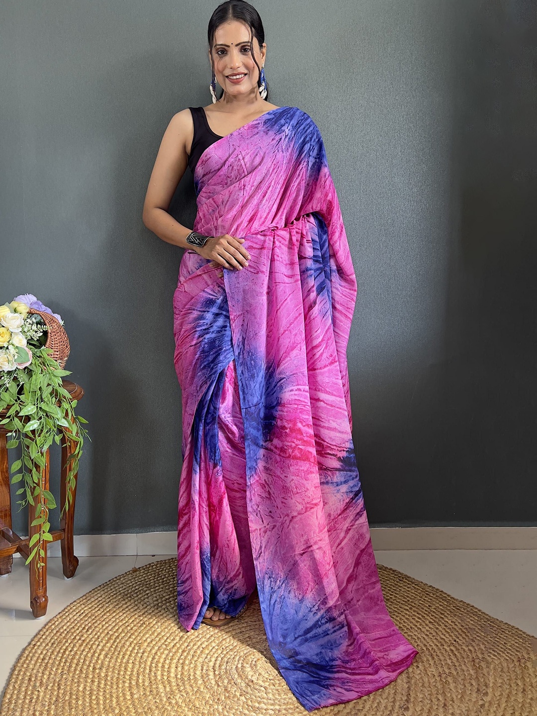 

V3 FASHION STUDIO Abstract Printed Pure Chiffon Ready to Wear Jamdani Saree, Pink