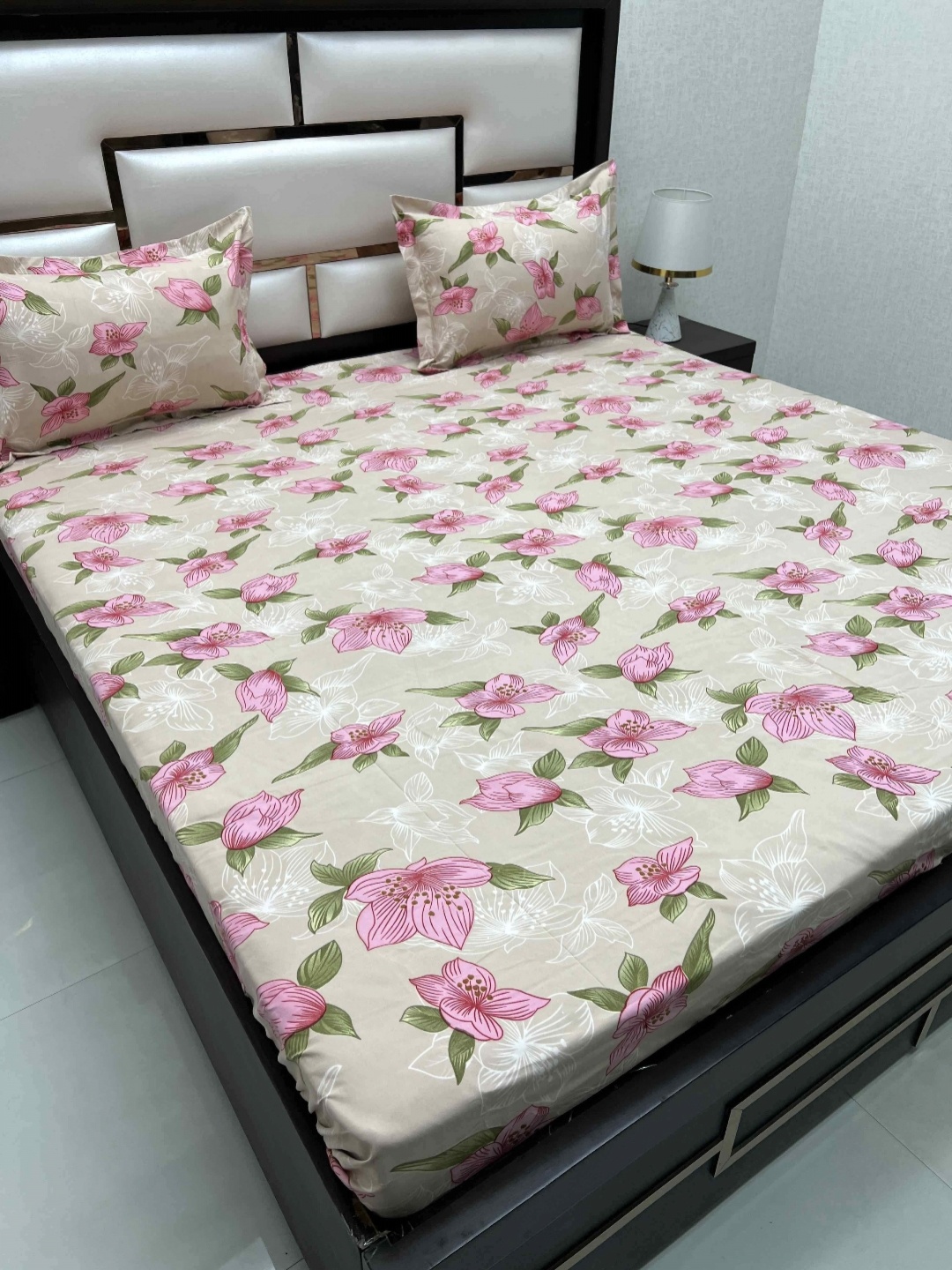 

Pure Decor Queen Size Double Bedsheet With 2 Pillow Covers 2.28m X 2.54m, Pink