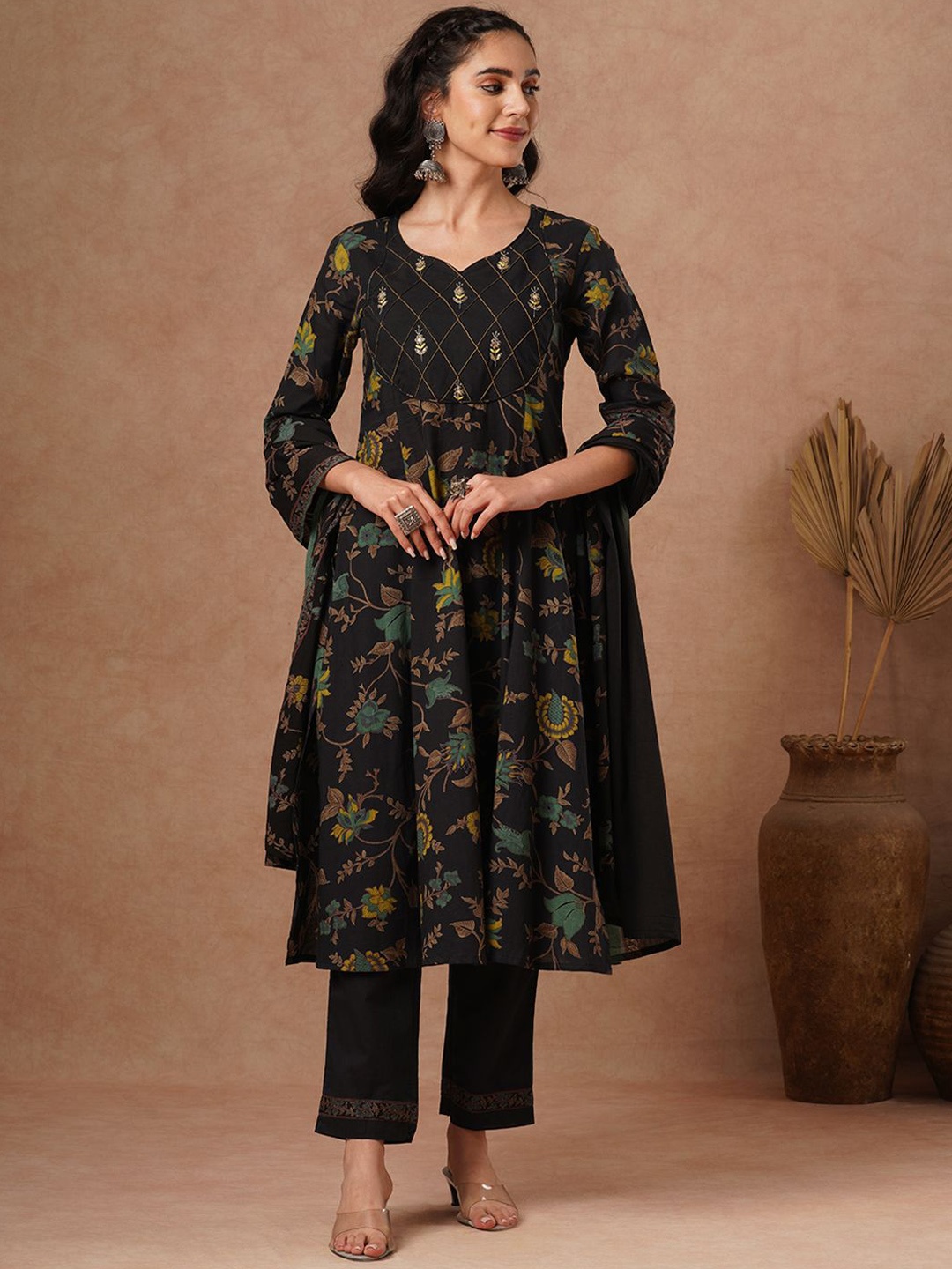 

FASHOR Floral Printed Straight Sequinned Pure Cotton Kurta with Trousers & Dupatta, Black