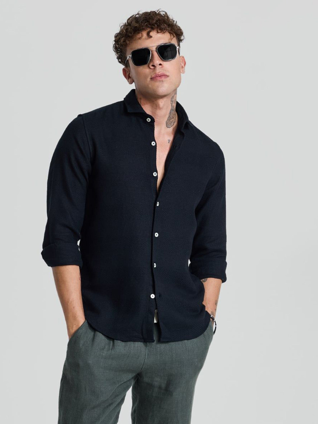 

Snitch Men Smart Spread Collar Textured Cotton Casual Shirt, Navy blue