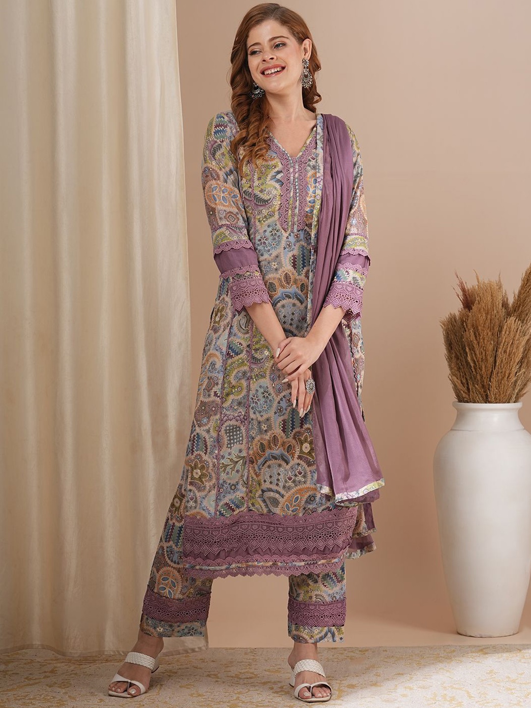 

FASHOR Floral Printed Straight Pure Cotton Kurta with Trousers & Dupatta, Lavender