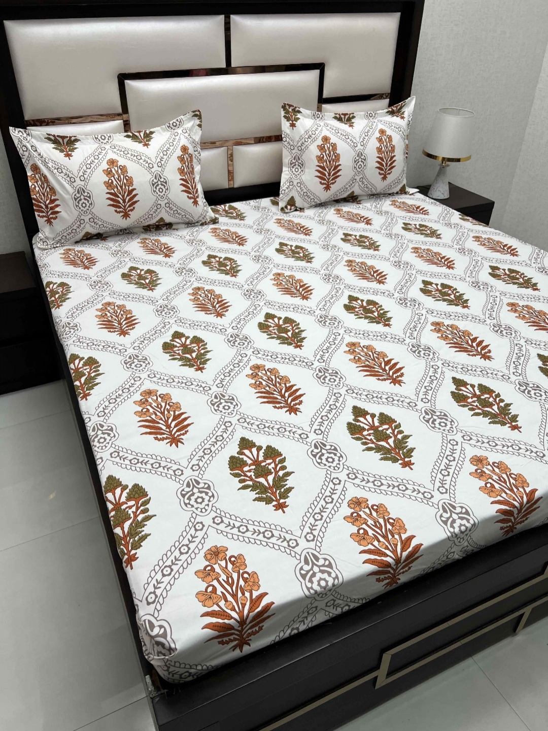 

Pure Decor Queen Size Double Bedsheet With 2 Pillow Covers 2.28m X 2.54m, Brown