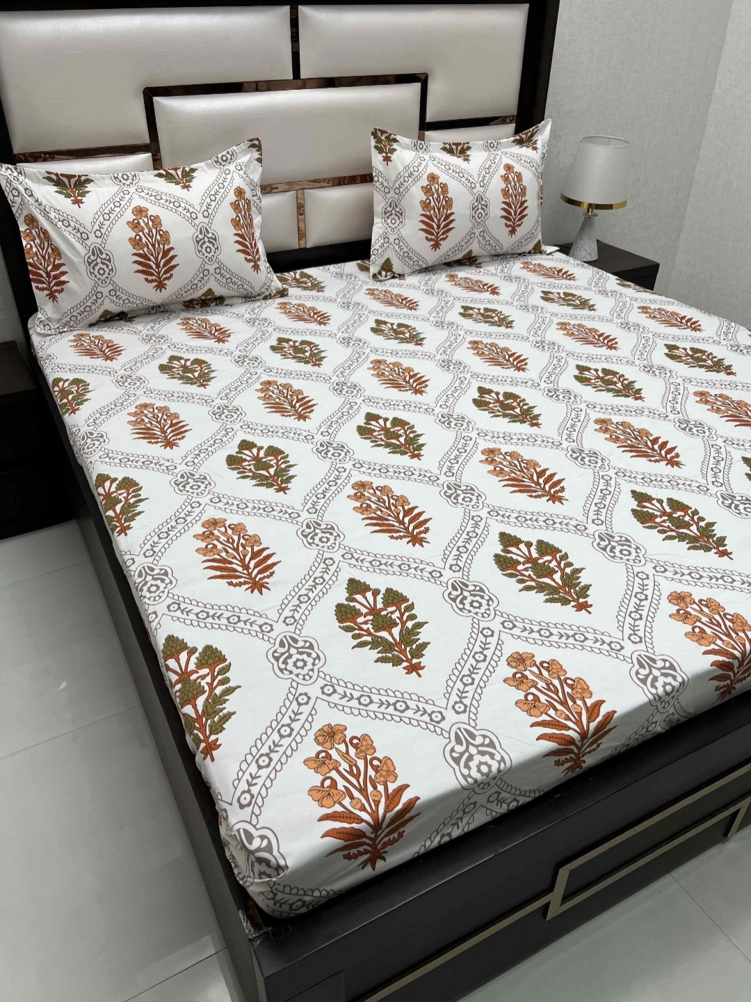 

Pure Decor Queen Size Double Bedsheet With 2 Pillow Covers 2.28m X 2.54m, Brown