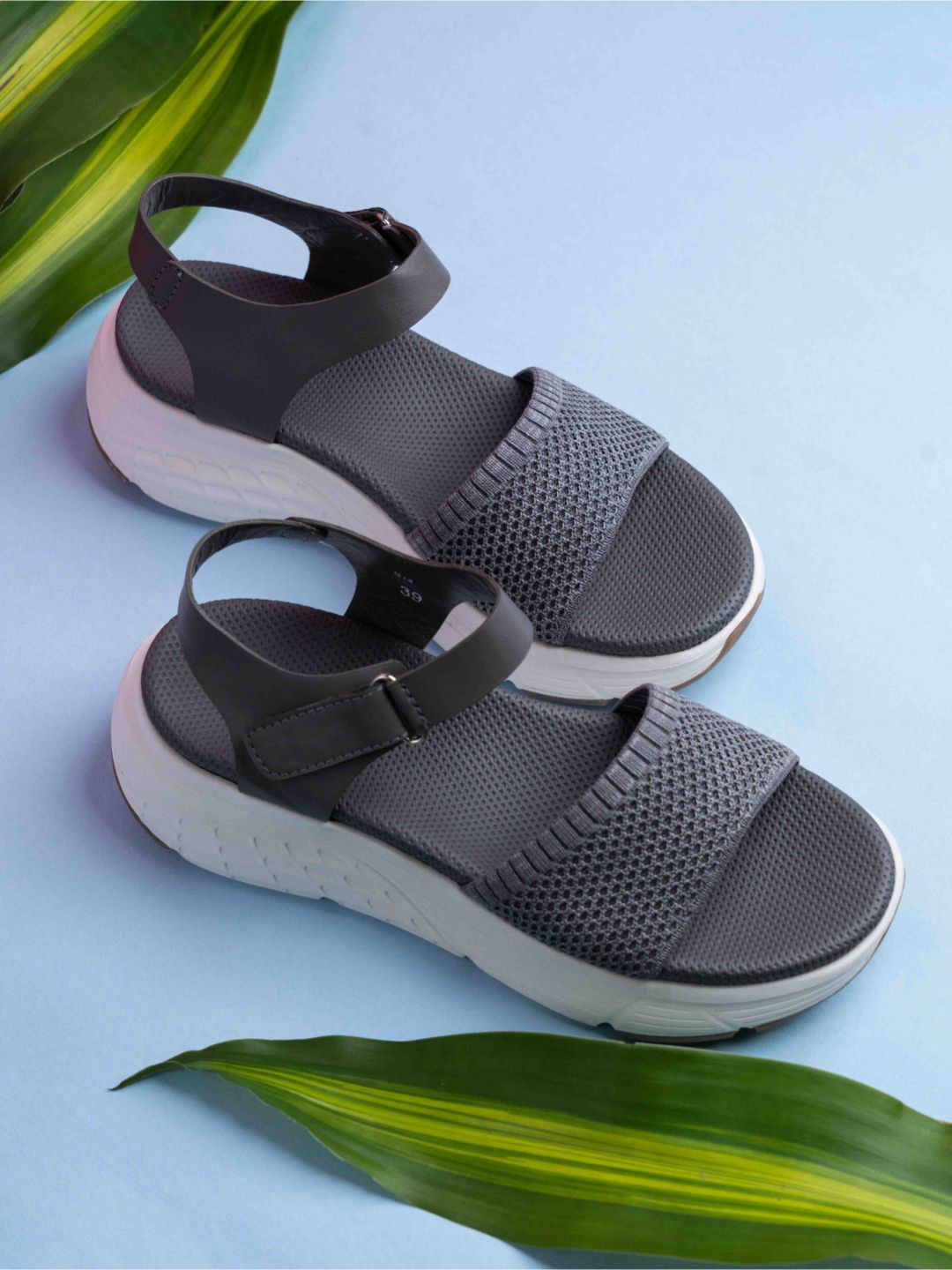 

Inc 5 Flatform Sandals, Grey