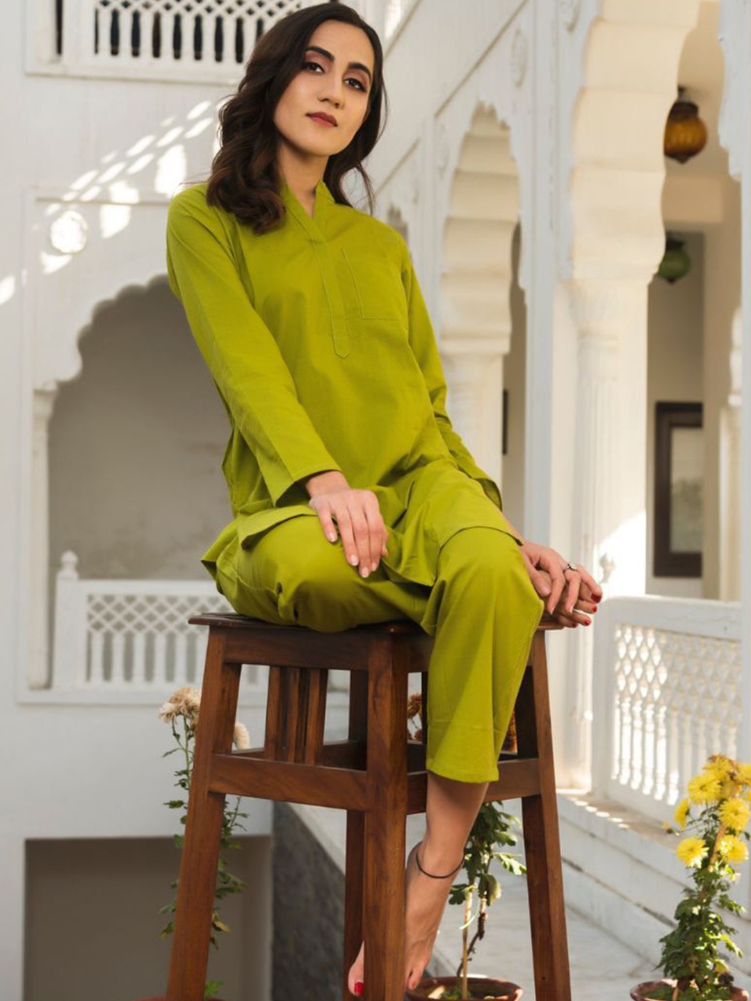 

Modestouze Attires Mandarin Collar Tunic with Trouser Co-Ords, Green