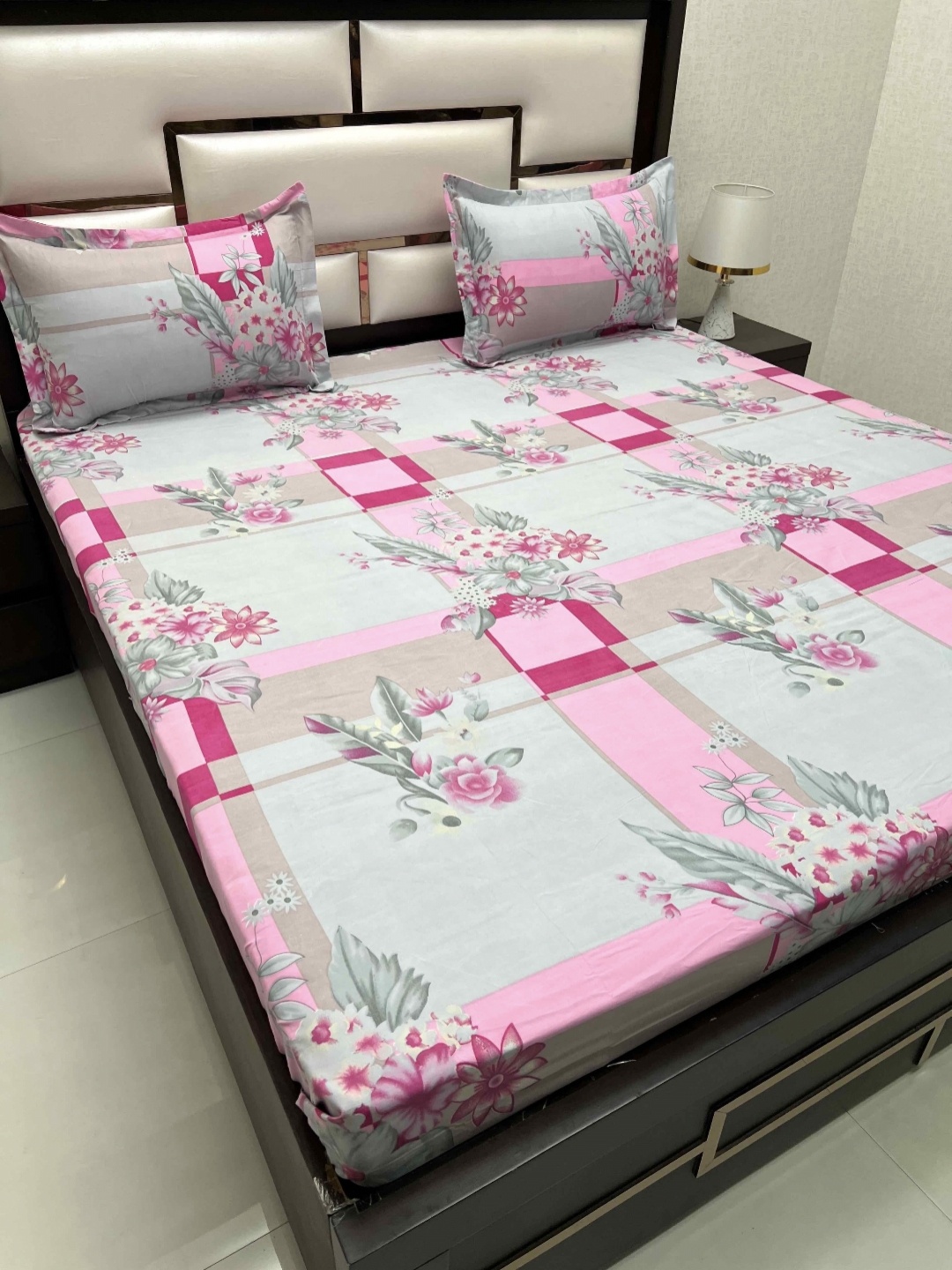 

Pure Decor Queen Size Double Bedsheet With 2 Pillow Covers 2.28m X 2.54m, Pink