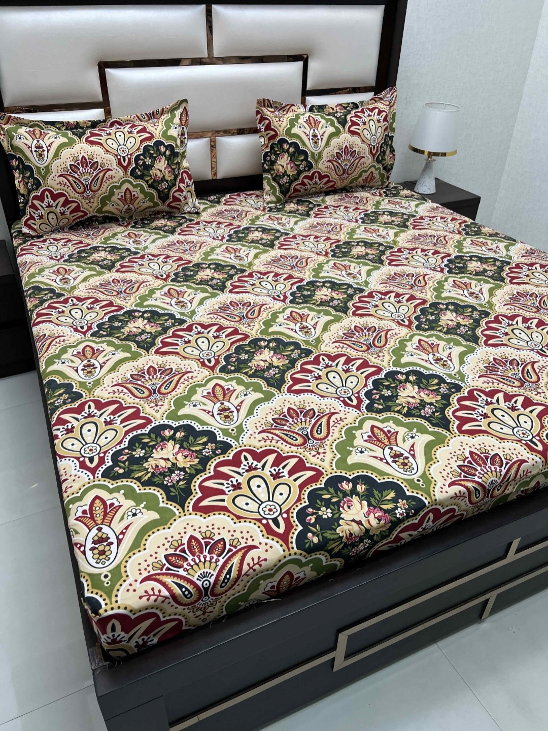 

Pure Decor Queen Size Double Bedsheet With 2 Pillow Covers 2.28m X 2.54m, Beige