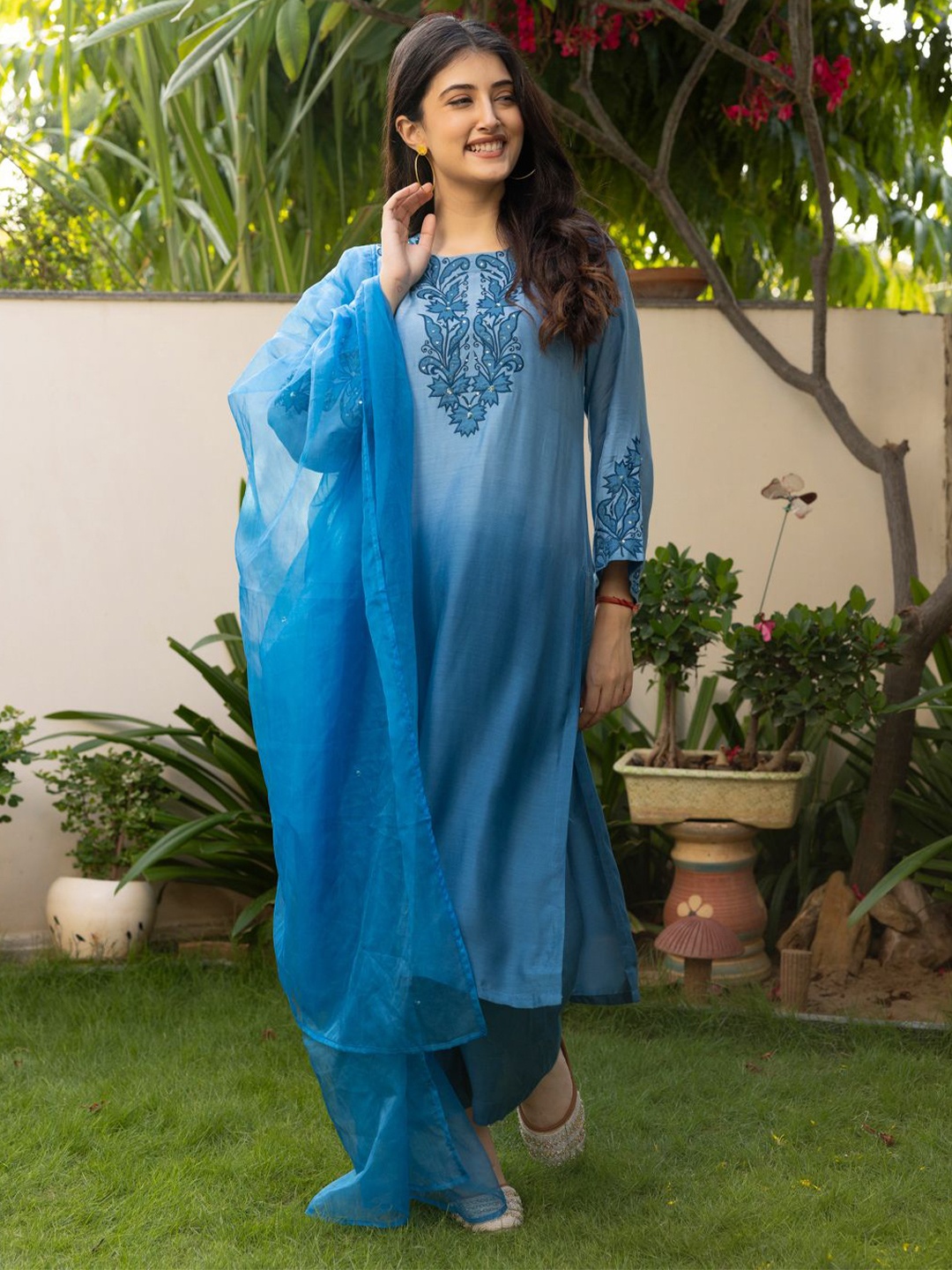 

Ambraee Floral Embroidered Thread Work Straight Kurta With Trousers & Dupatta, Blue